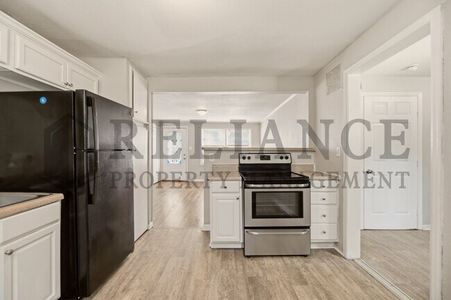 Building Photo - 1126 Silverdale Ct
