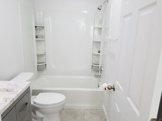 Building Photo - 38232 Meadow Ln