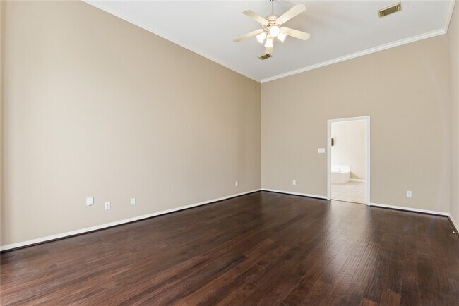 Building Photo - 5910 Willowfield Ct