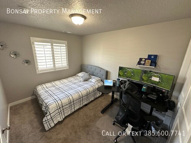 Building Photo - 1524 W Parkview Dr