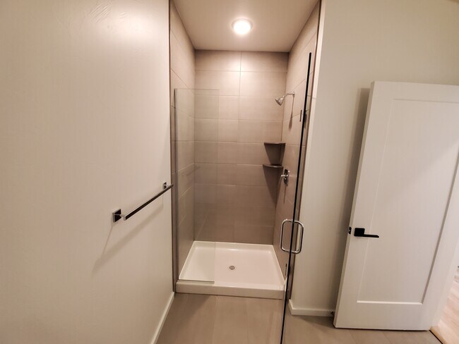 Building Photo - 2430 Tschache Ln