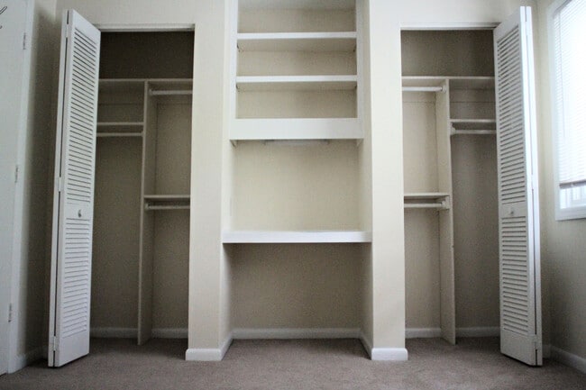 Building Photo - 2BR in Chancellor Square