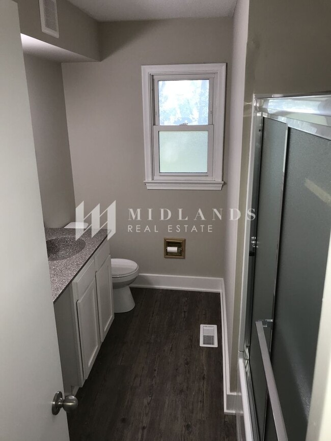 Building Photo - Aksarben Duplex