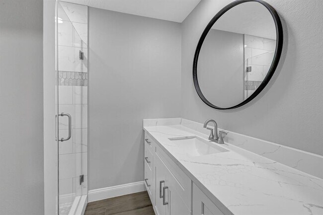 Building Photo - 4515 Larch Dr