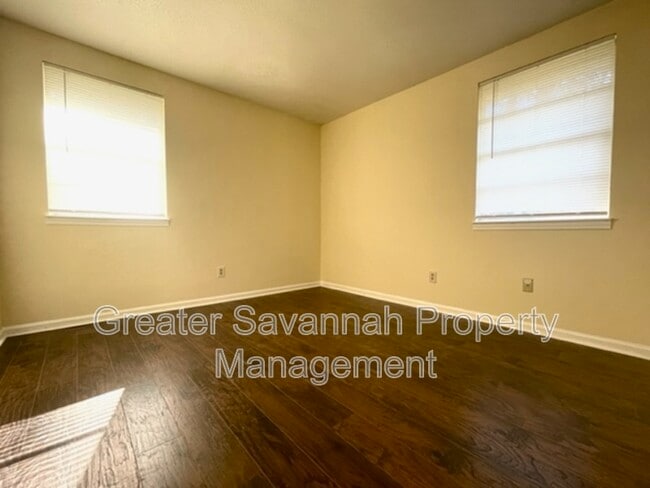 Building Photo - 320 Chatham Villa Dr