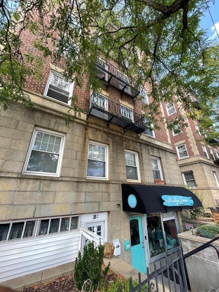 Building Photo - 31 College Ave