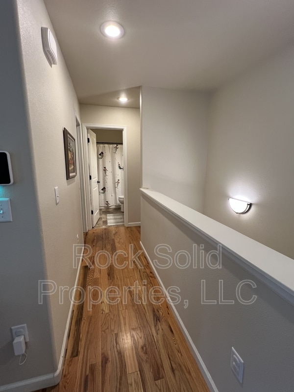 Building Photo - 409 Apricot St