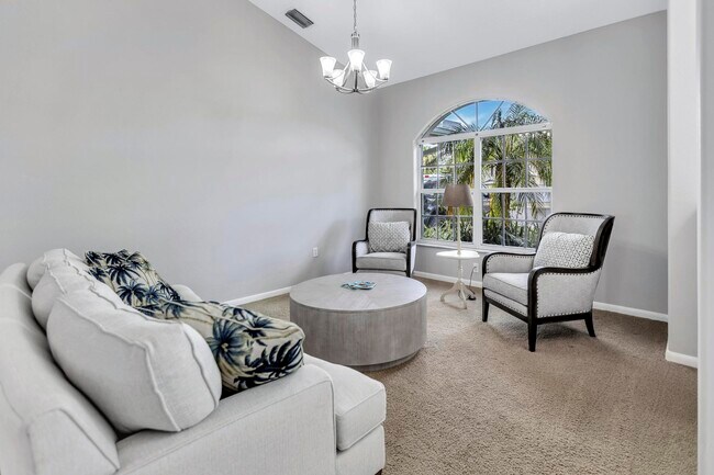 Building Photo - 2127 Lagoon Dr