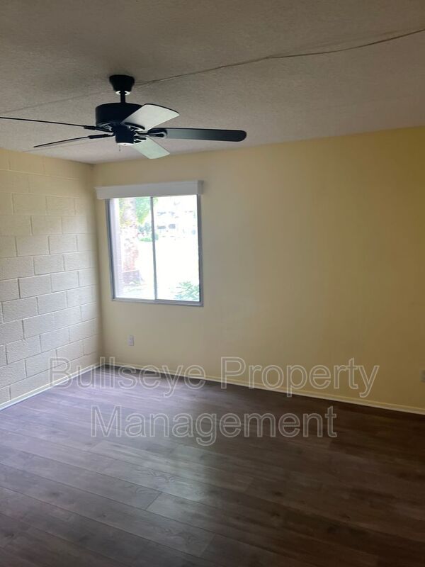 Building Photo - 4201 E Camelback Rd
