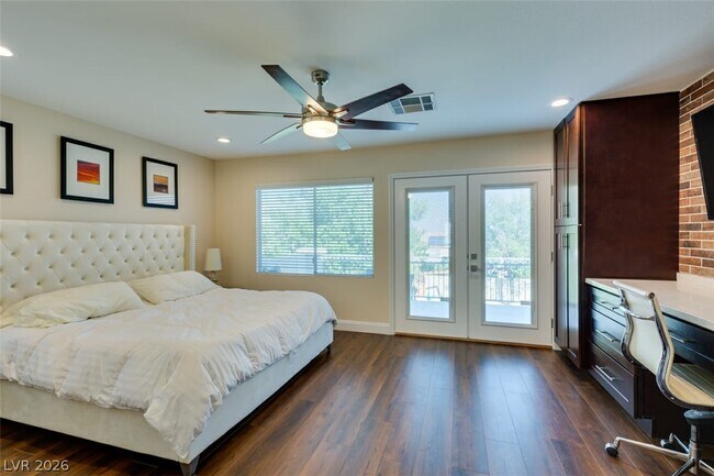 Building Photo - 5056 Shadow Palm Ct