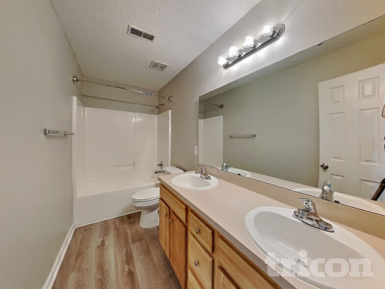 Building Photo - 257 Double Eagle Cir