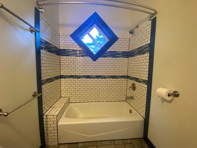 Building Photo - 3 Bedroom Home for Rent - HR Heights