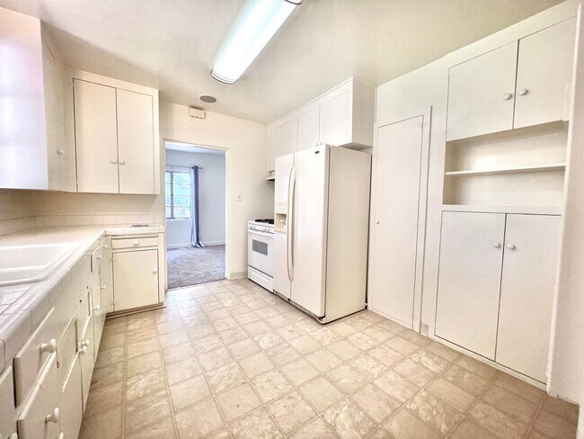Primary Photo - Cozy 2-Bedroom Home in San Bernardino $2,6...