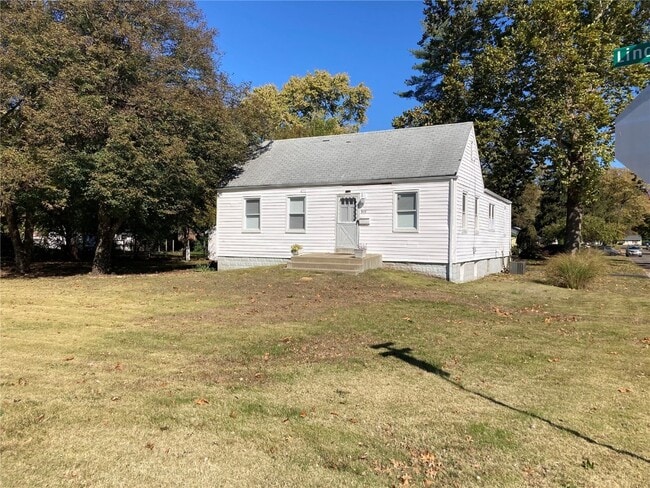 Building Photo - 915 Lindsay Ln