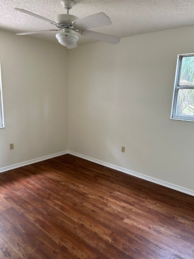 Building Photo - 110 Park St