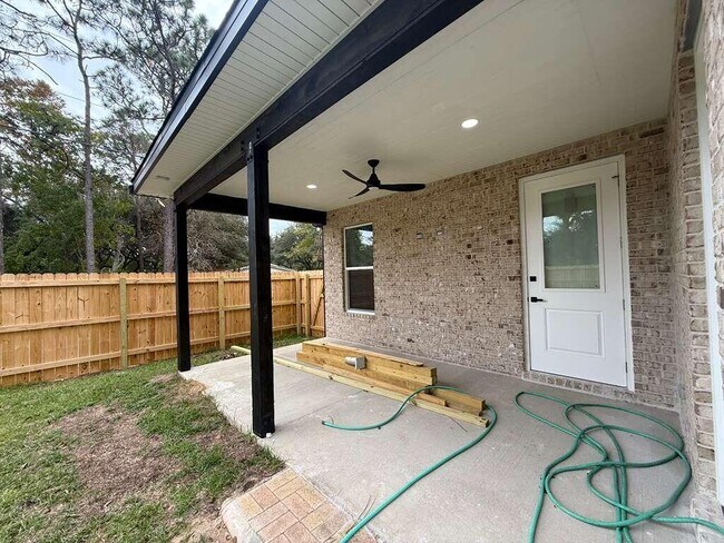 Building Photo - 361 County Line Rd