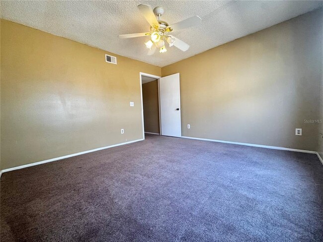 Building Photo - 305 Sterling Lake Dr