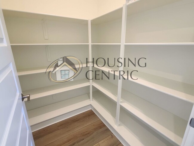 Building Photo - Luxurious Newer Construction Rental Home I...