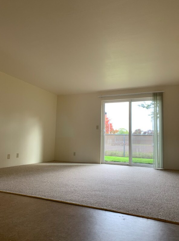 Building Photo - Coburg Road Apartments