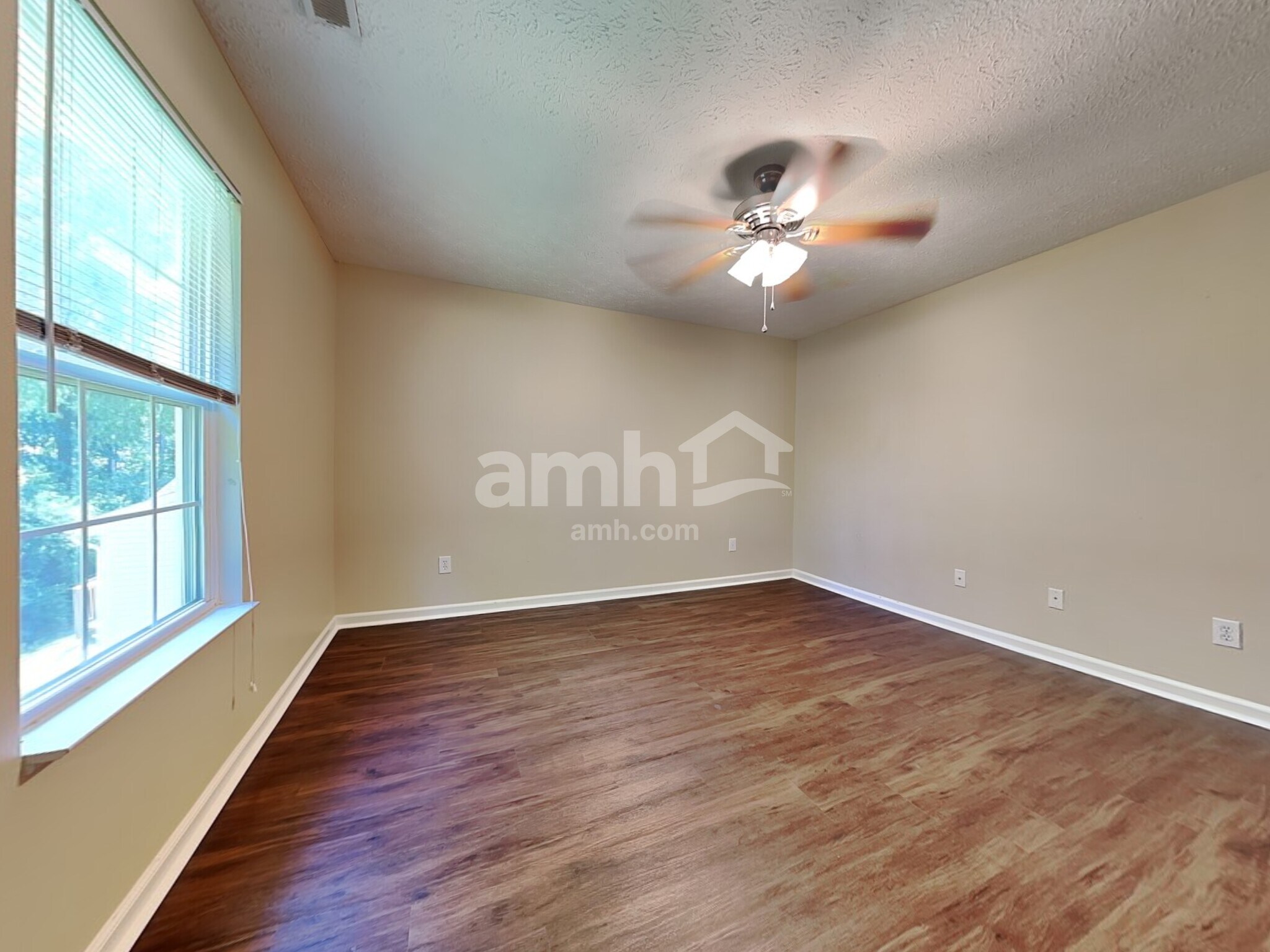 Building Photo - 6739 Shanghai Cir