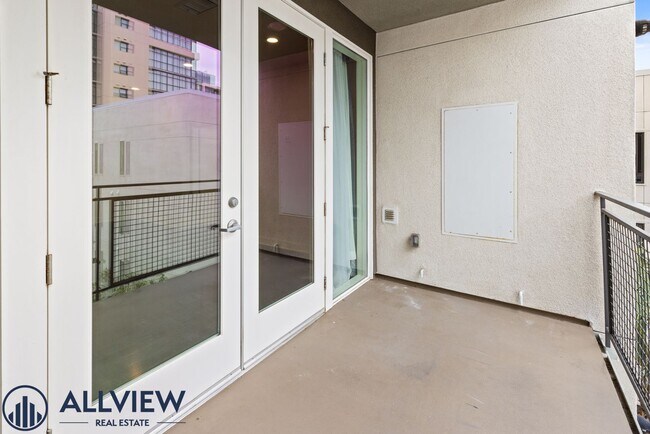 Building Photo - 1508 Nolita