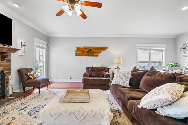 Building Photo - 951 Willow Circle