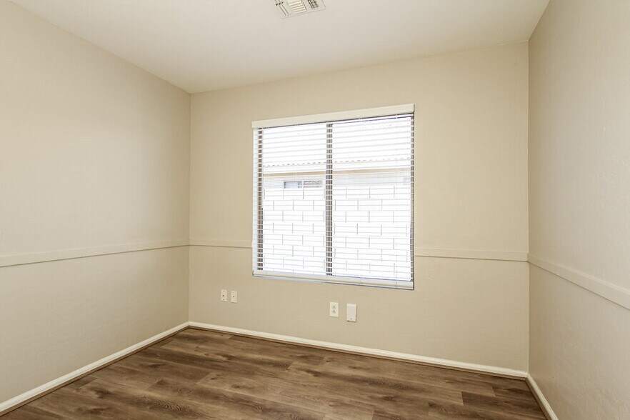 Building Photo - 13273 W Mauna Loa Ln