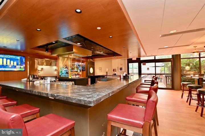 Building Photo - 5901 Mount Eagle Dr