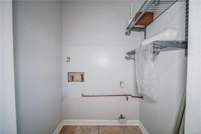 Building Photo - 280 Winding River Dr