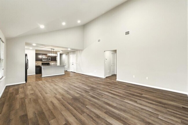 Building Photo - 148 Alpha