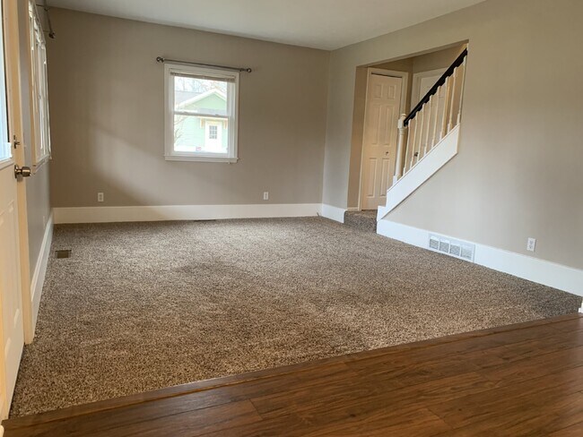 Building Photo - 3 Bedroom/2 Bathroom in Alto