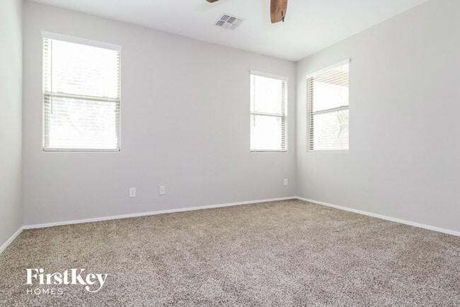 Building Photo - 9707 N 179th Dr