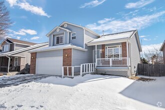 Building Photo - Beautiful 2 story home