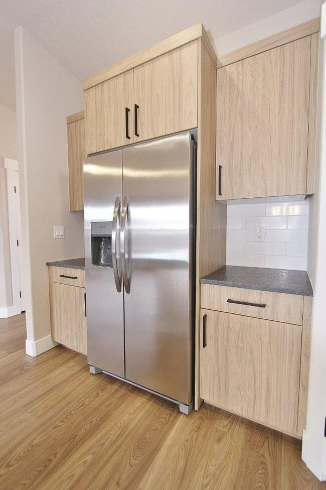 Building Photo - Immaculate Single-Level Home