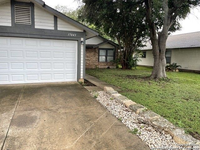 Building Photo - 17043 Vista Park Dr