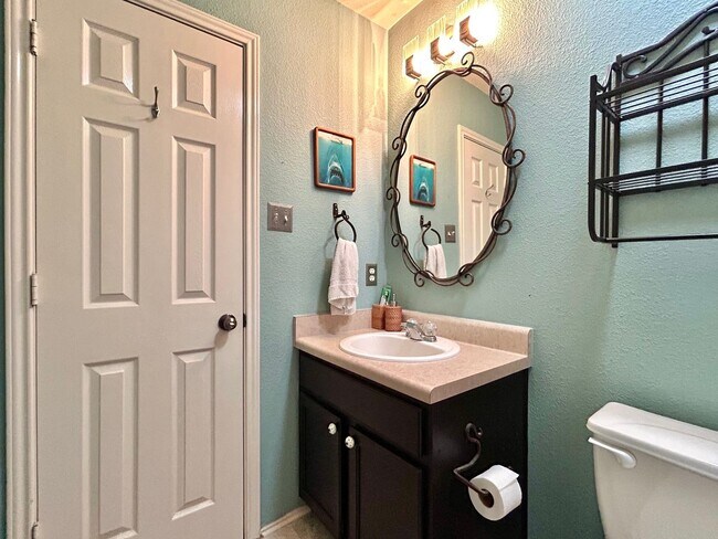 Building Photo - 14801 Falling Stone Ln