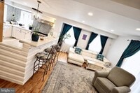 Building Photo - 701 Lombard St