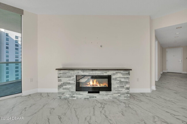 Building Photo - 231 Riverside Dr