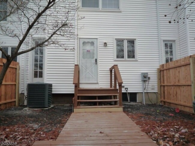 Building Photo - 2108 Jamestown Common
