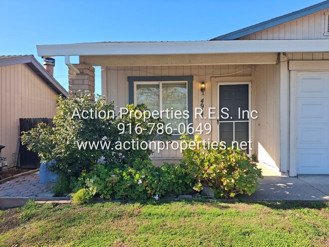 Primary Photo - 2 Bed, 2 Bath - 1 Car Garage - Duplex - Pr...