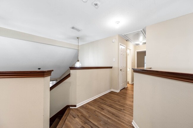 Building Photo - 1835 Taylor Creek Dr