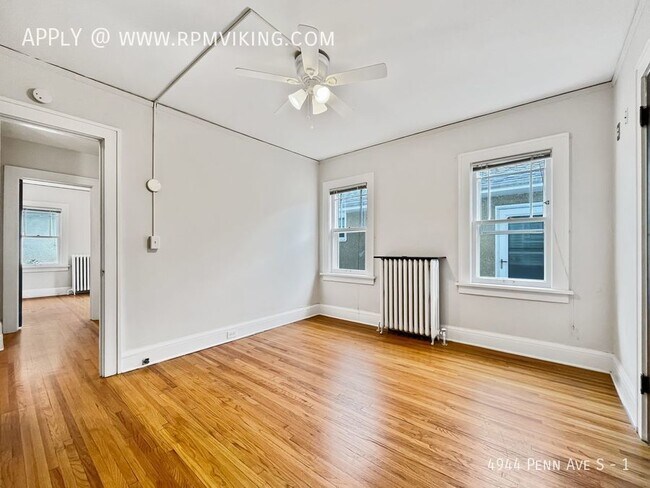 Building Photo - Exceptional 2br 1ba Lower Duplex Unit ~Dep...