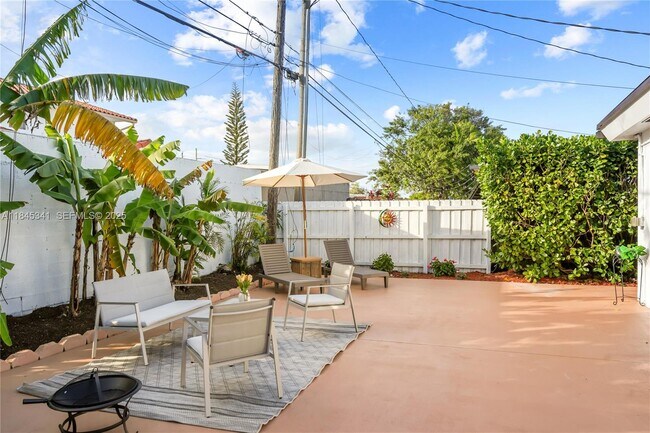 Building Photo - 1310 SW 76th Ave