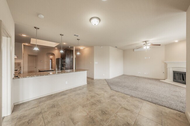 Building Photo - Excellent 3 bedroom plus office in Villages at Edgecliff