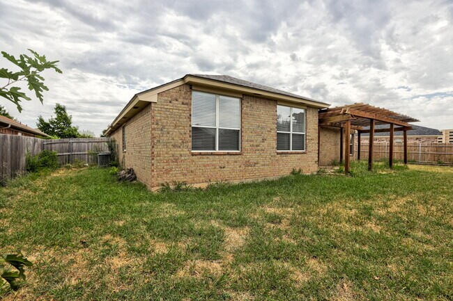 Building Photo - 2028 Old Central Dr