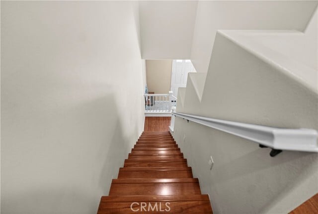 Building Photo - 18 Moonstone