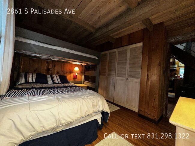 Building Photo - 2861 S Palisades Ave