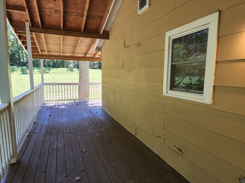 Building Photo - 7172 Brush Creek Rd