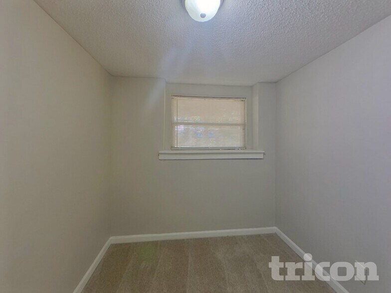 Building Photo - 2574 Northbrook Rd