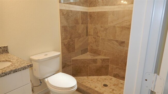 Building Photo - Great 3 Bedroom, 2 1/2 bath new constructi...